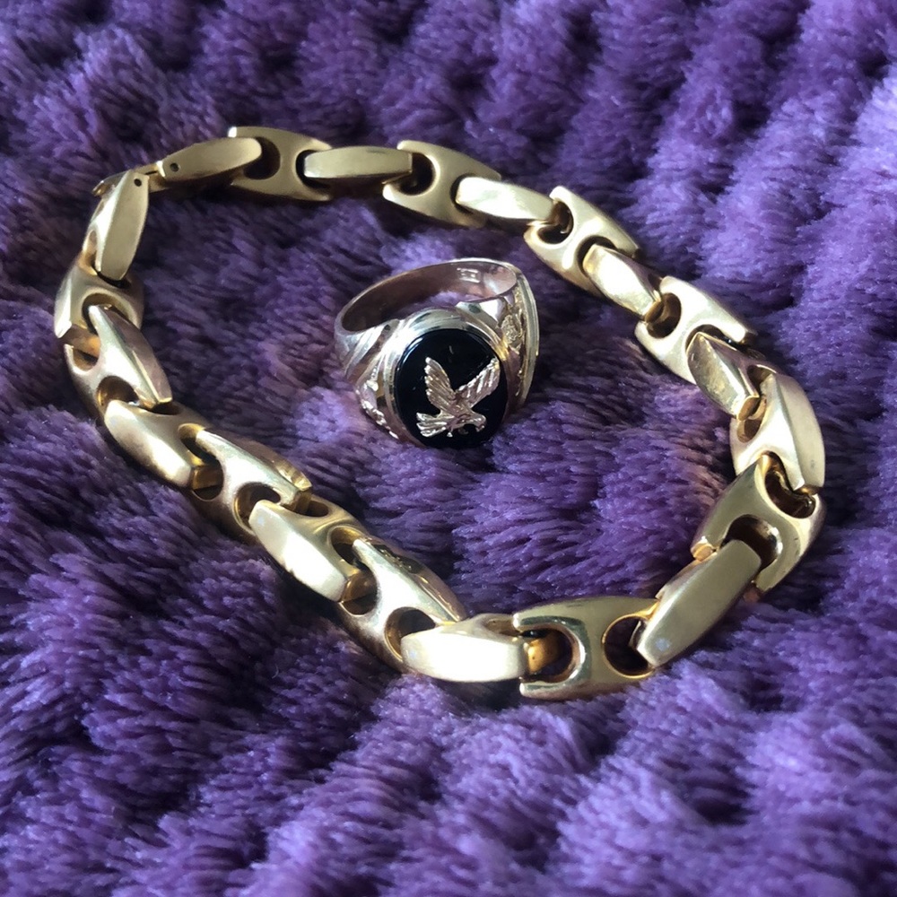 Gold Men’s Ring ONLY!